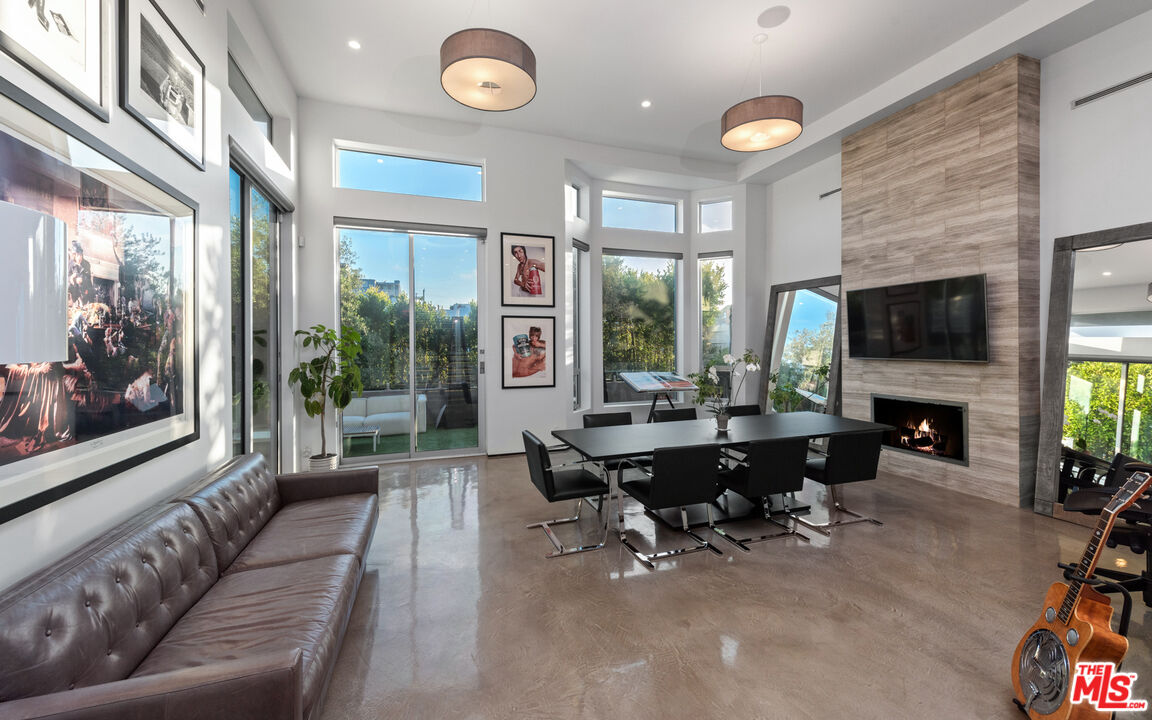 4411 Roma Ct