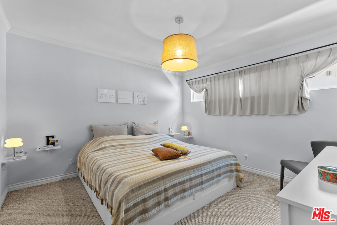 332 S Rexford Dr Unit: 6