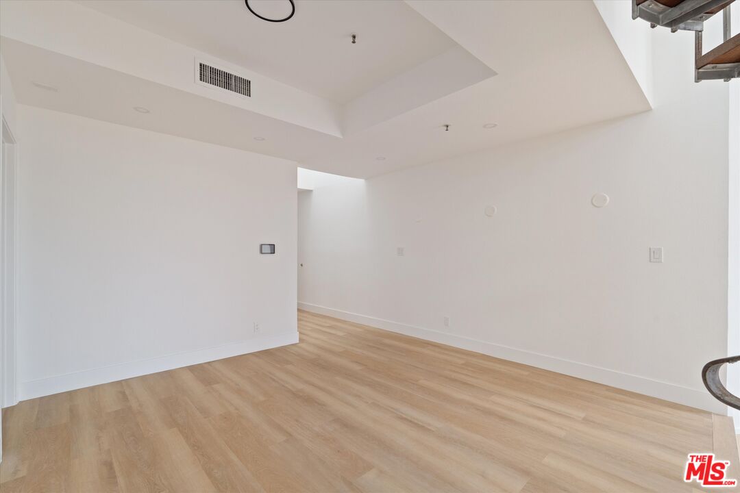 235 Main St Unit: 321