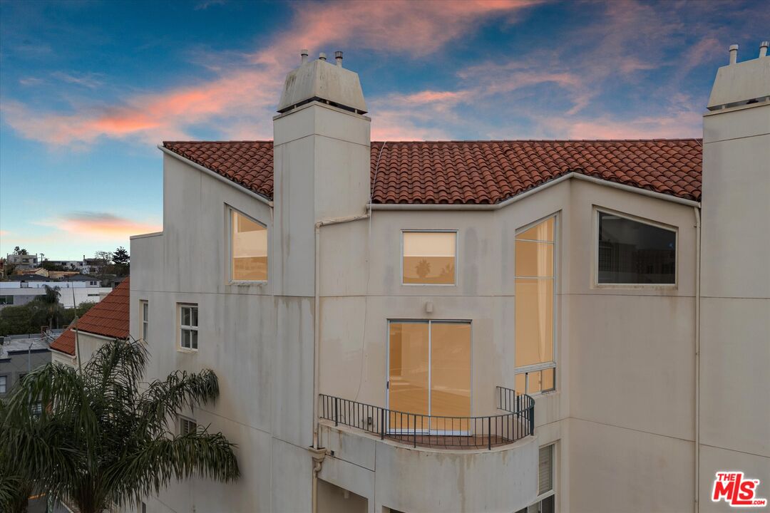 235 Main St Unit: 321