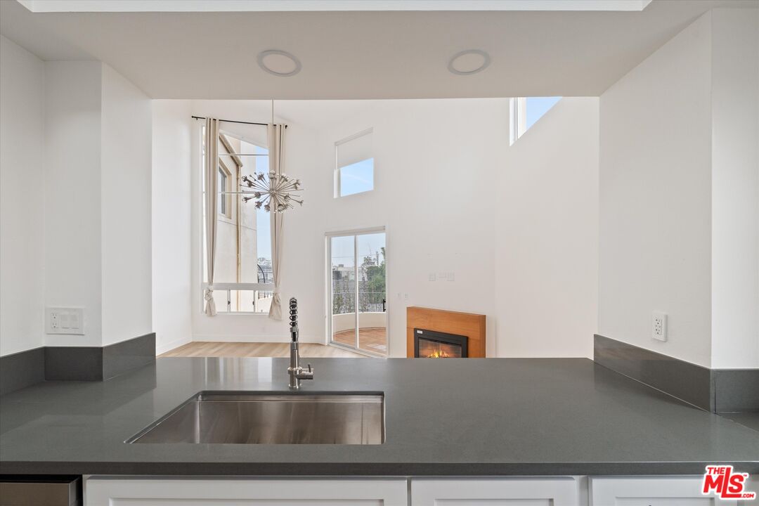 235 Main St Unit: 321