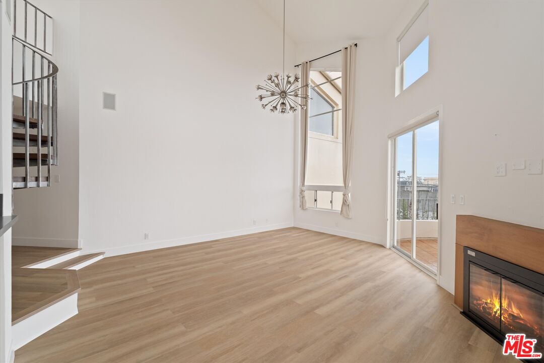 235 Main St Unit: 321