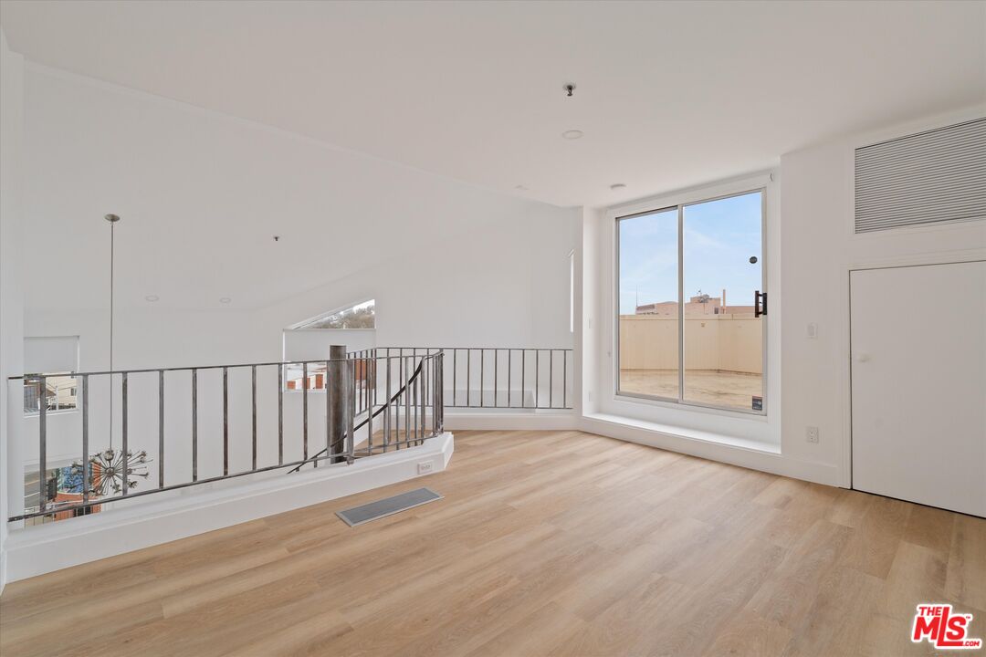 235 Main St Unit: 321