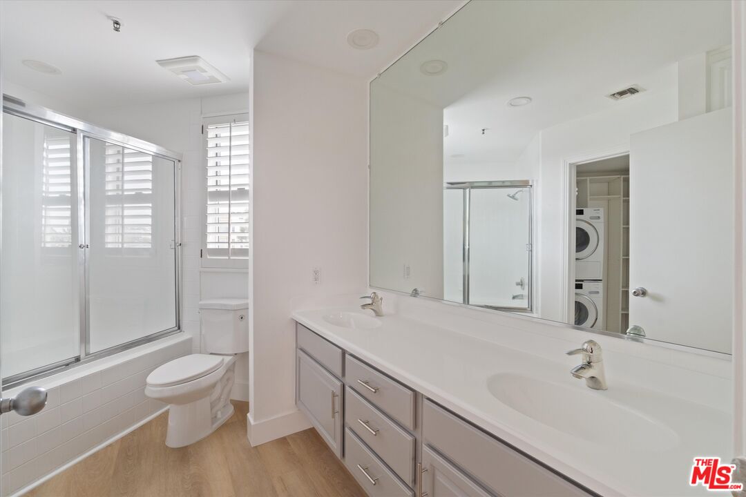 235 Main St Unit: 321