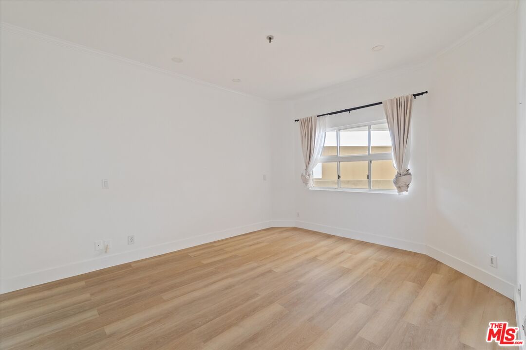 235 Main St Unit: 321