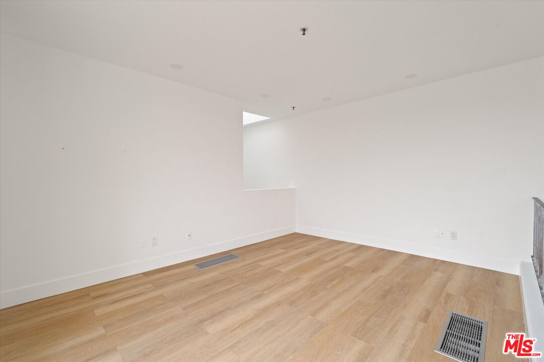 235 Main St Unit: 321