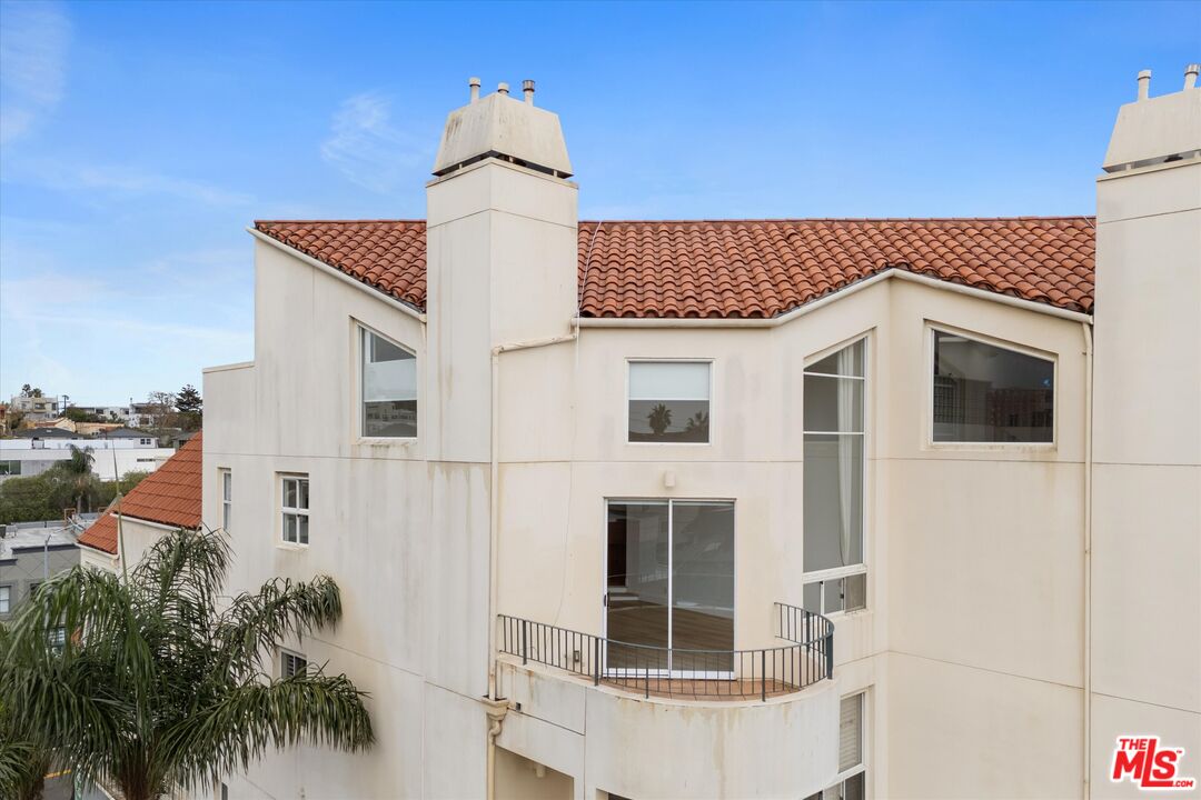 235 Main St Unit: 321