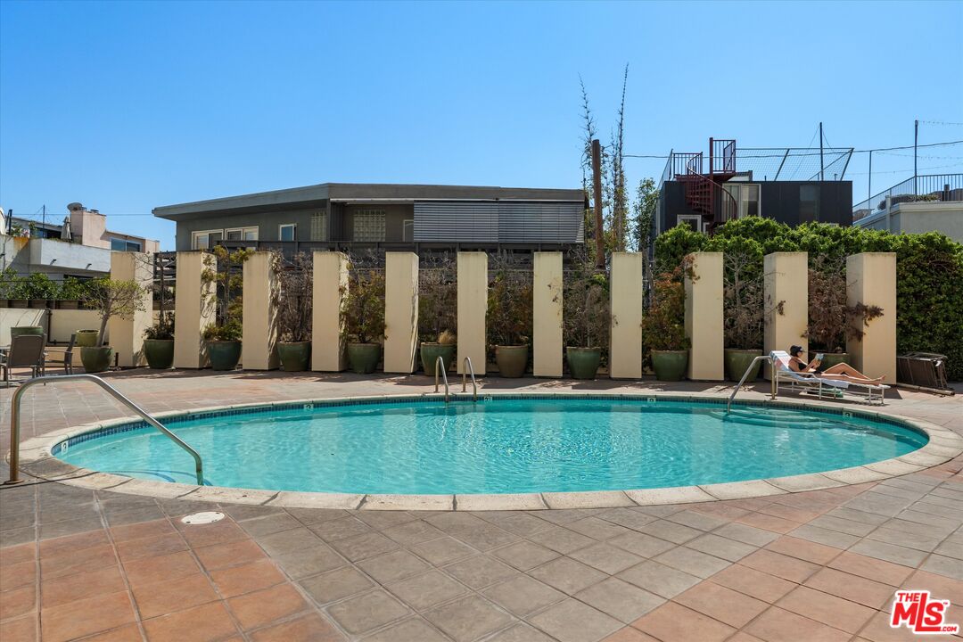 235 Main St Unit: 321