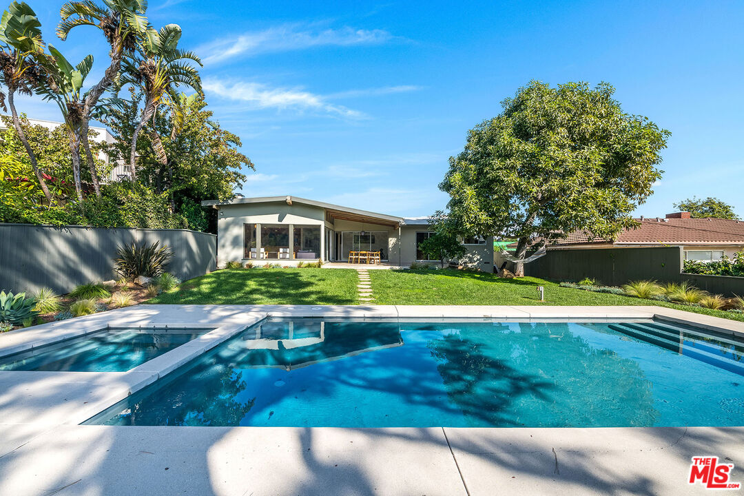 2431 Carman Crest Dr