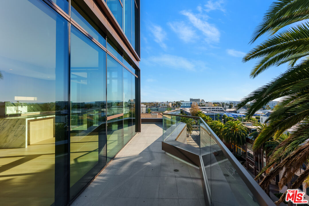 700 Broadway Unit: PH 815