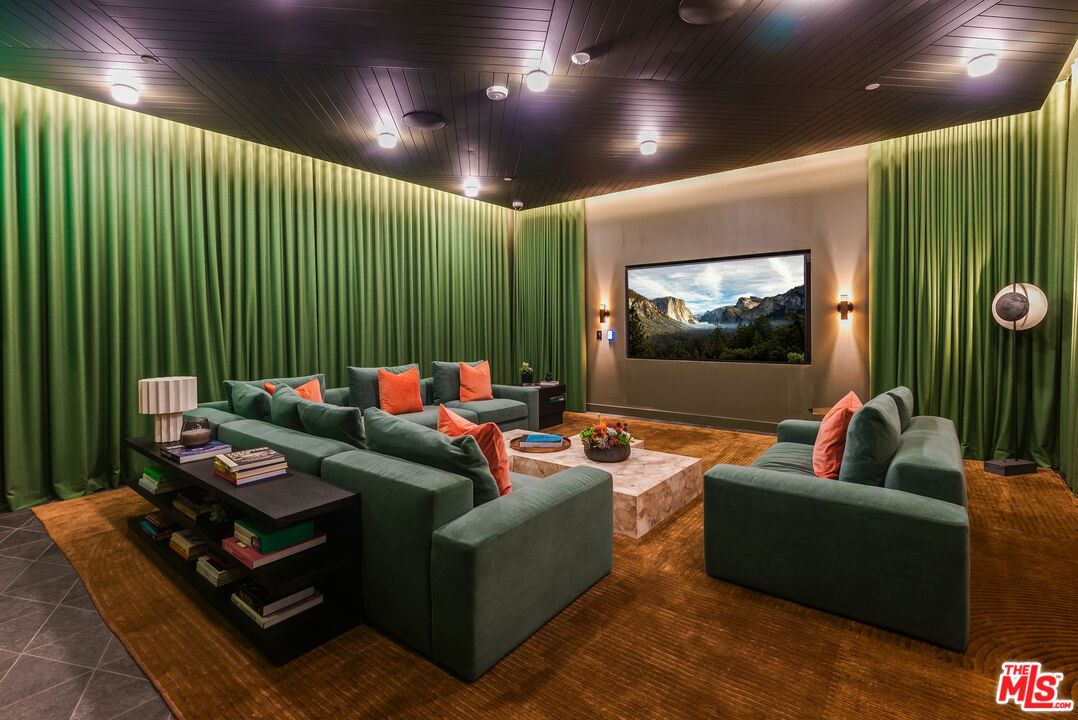 700 Broadway Unit: PH 815