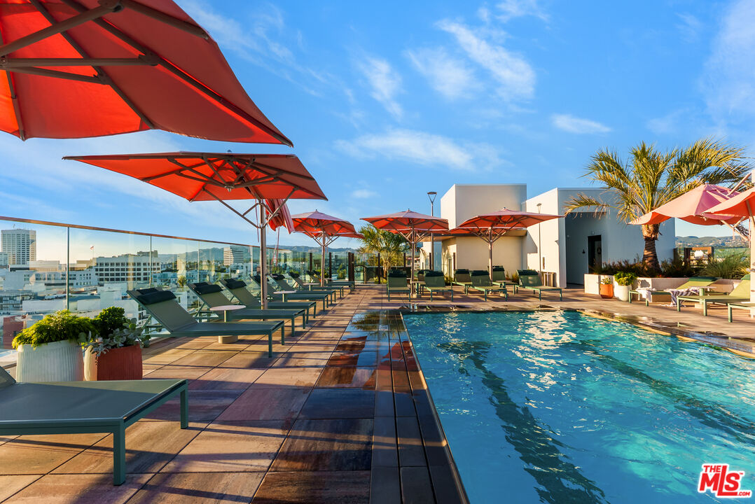 700 Broadway Unit: PH 815