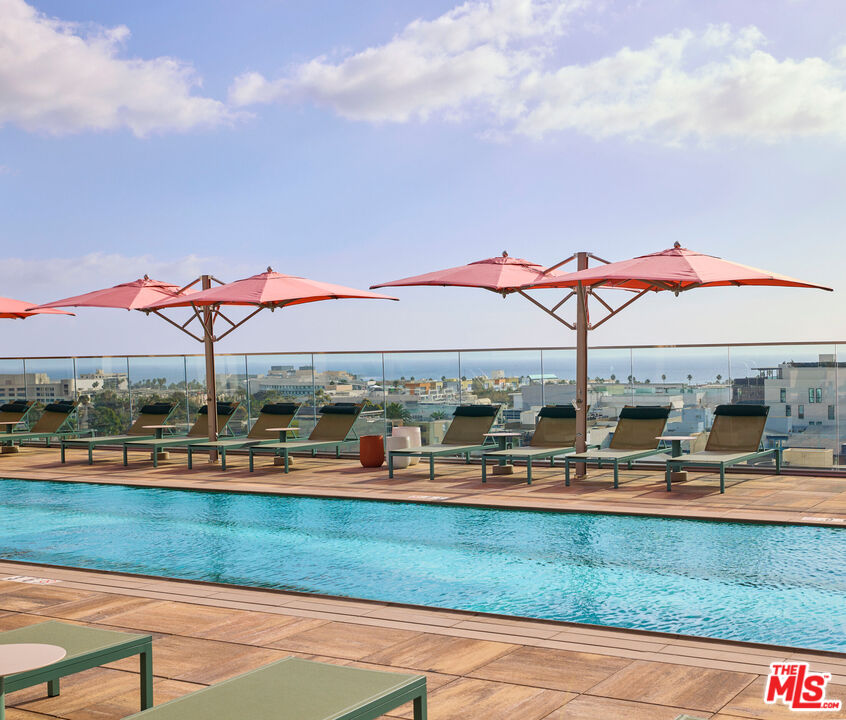 700 Broadway Unit: PH 815