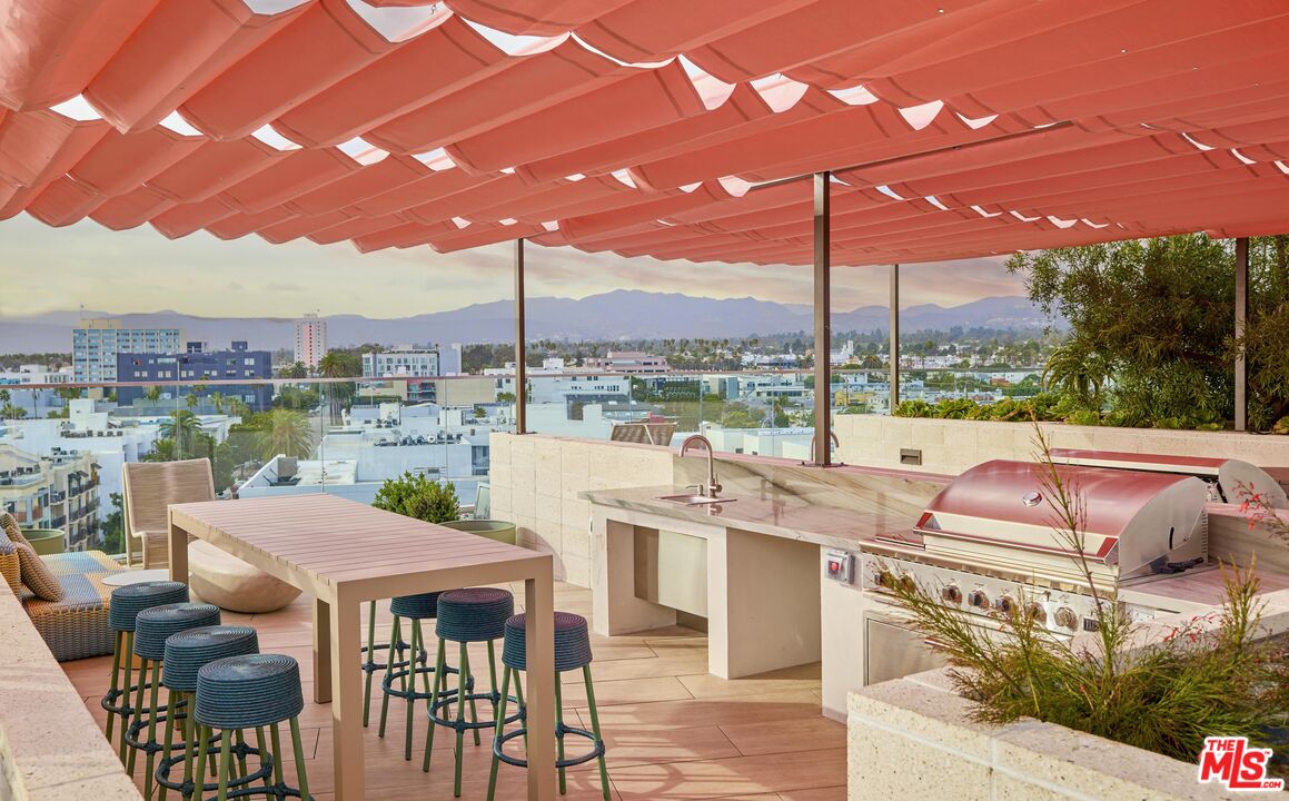 700 Broadway Unit: PH 815