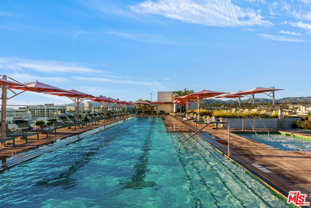 700 Broadway Unit: PH 815