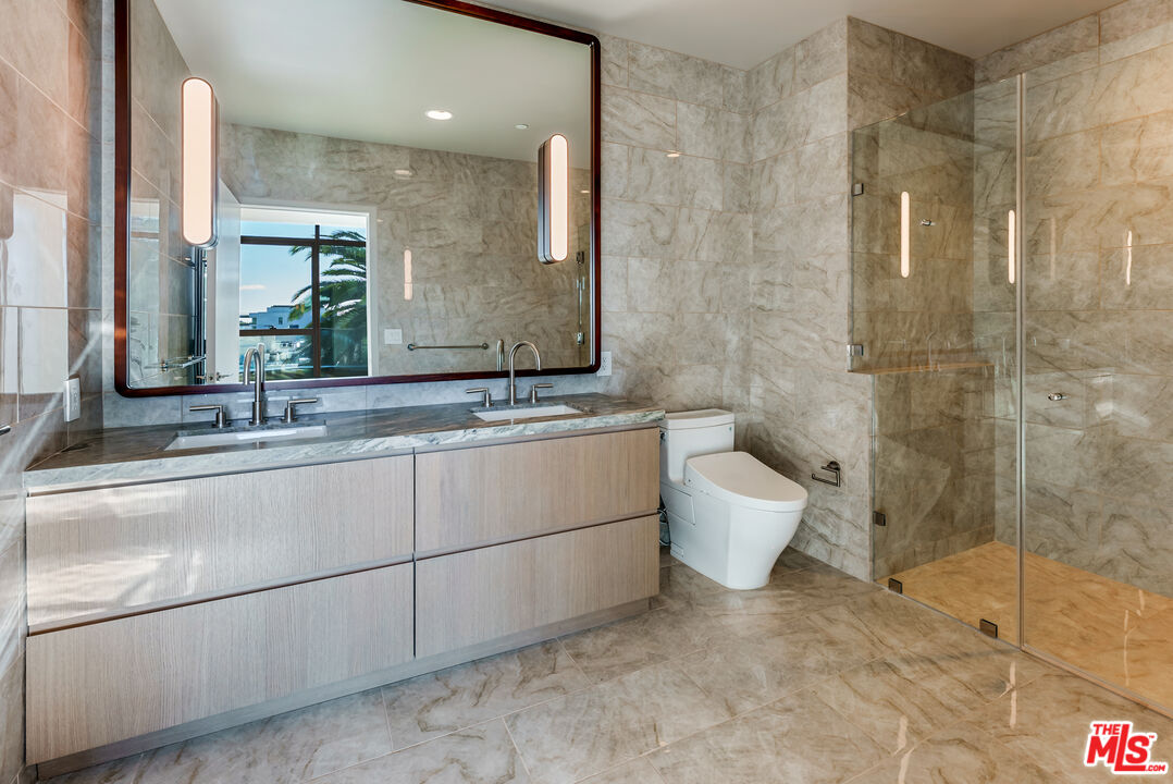 700 Broadway Unit: PH 815