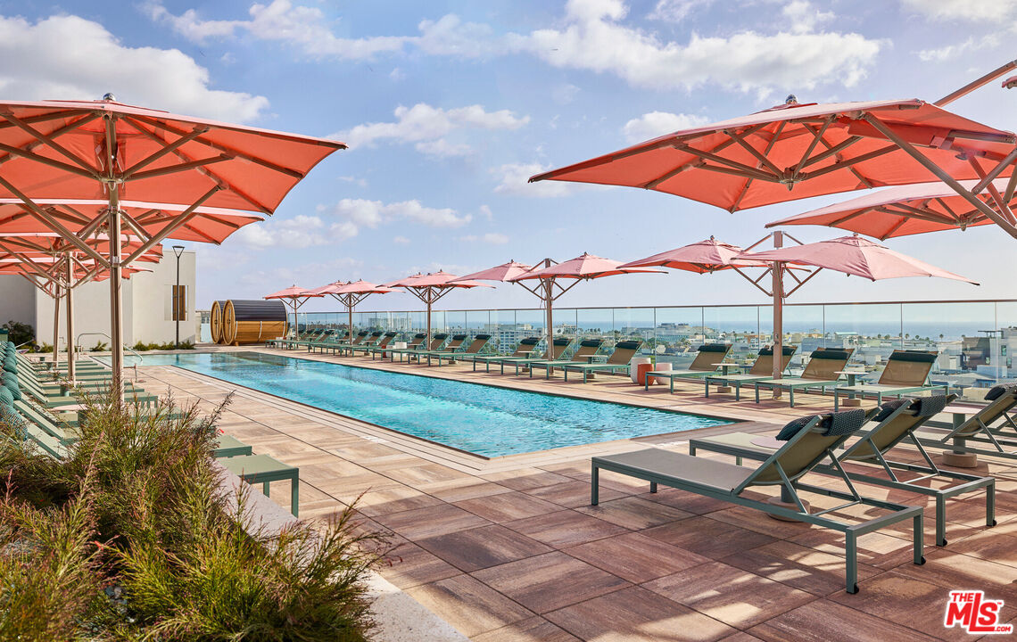 700 Broadway Unit: PH 815