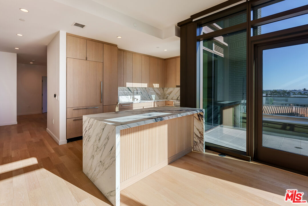 700 Broadway Unit: PH 815