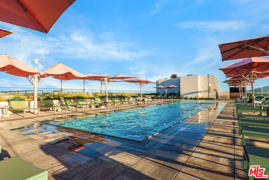 700 Broadway Unit: PH 815