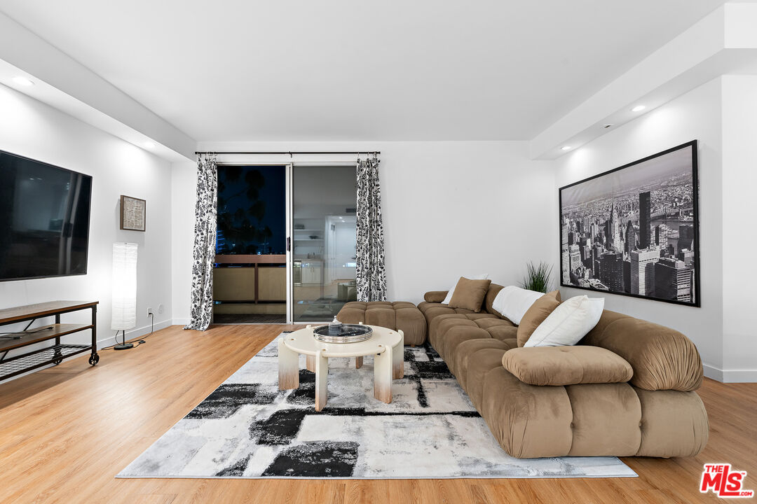 321 S San Vicente Blvd Unit: 507