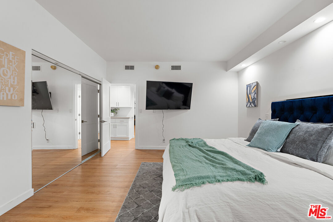 321 S San Vicente Blvd Unit: 507