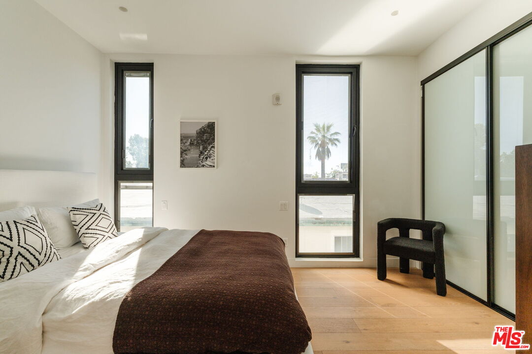 1253 N Sweetzer Ave Unit: 6