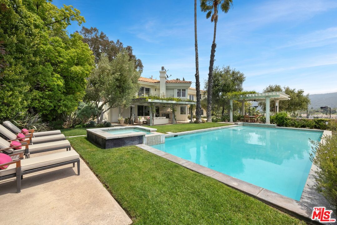 4001 Clarinda Dr