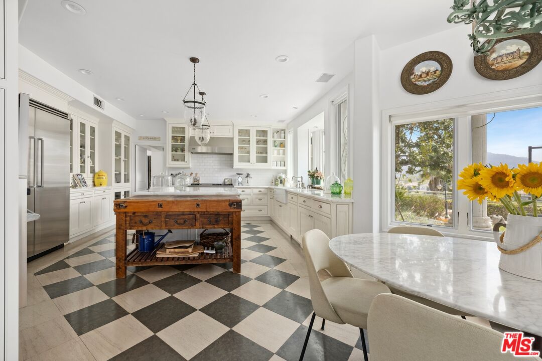 4001 Clarinda Dr