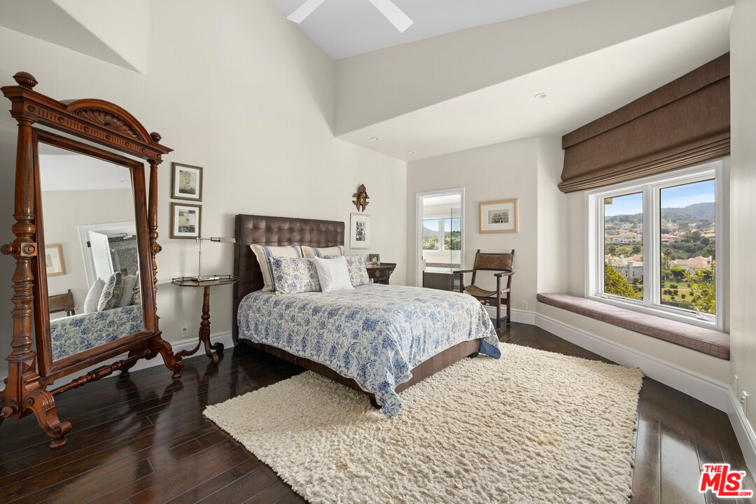 4001 Clarinda Dr