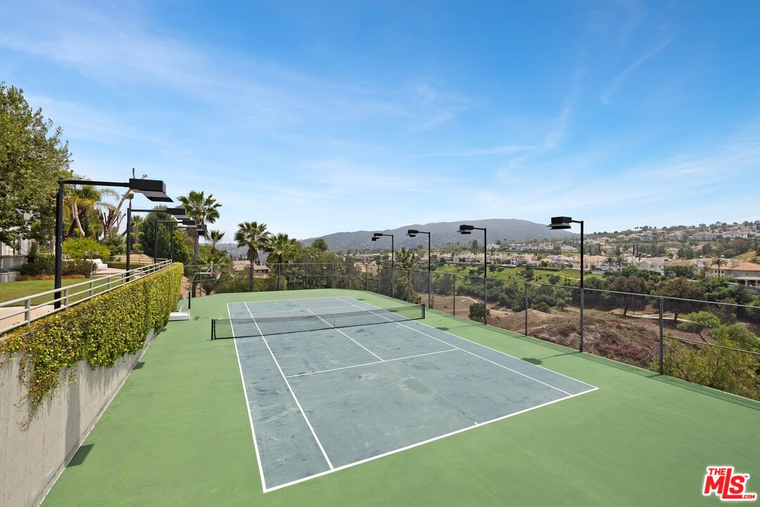 4001 Clarinda Dr