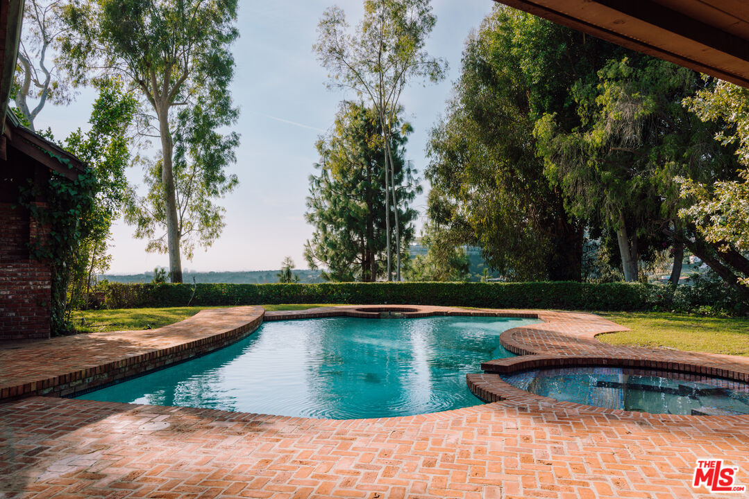 1355 Beverly Estates Dr