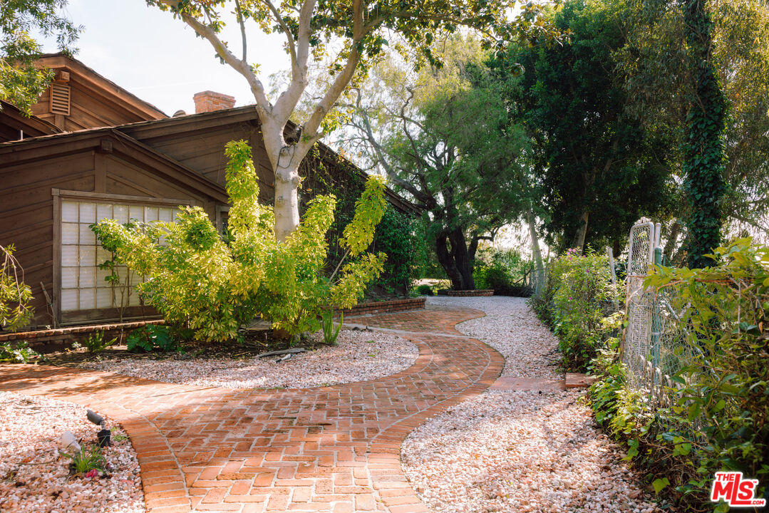 1355 Beverly Estates Dr