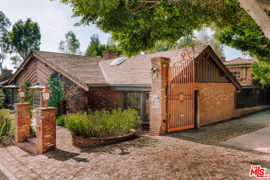 1355 Beverly Estates Dr