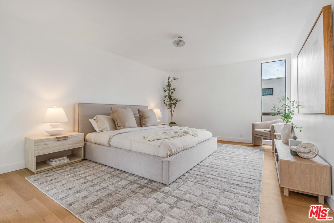 8380 Waring Ave Unit: 308