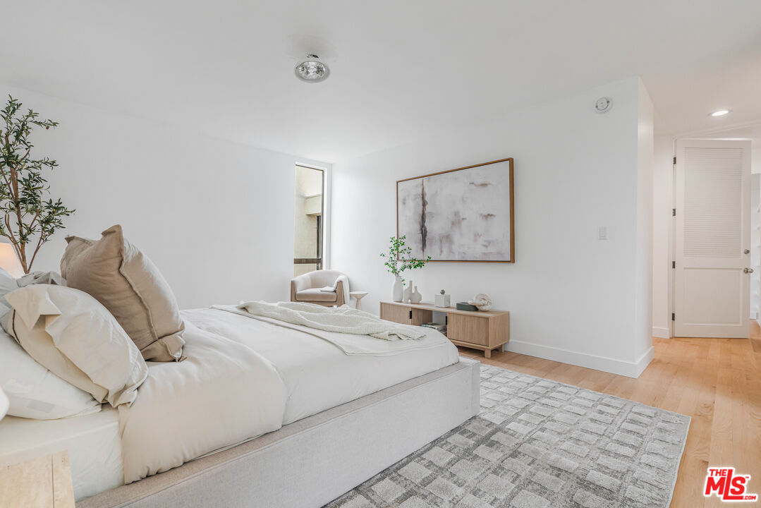 8380 Waring Ave Unit: 308