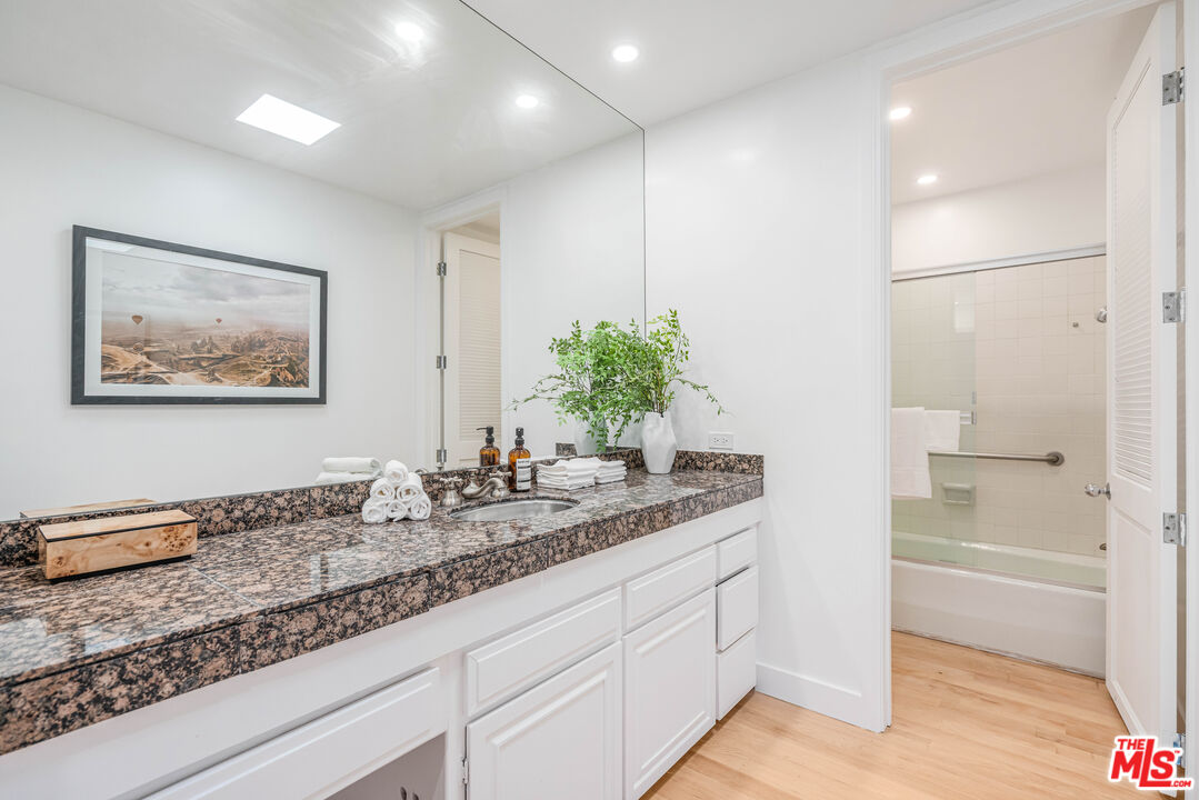 8380 Waring Ave Unit: 308