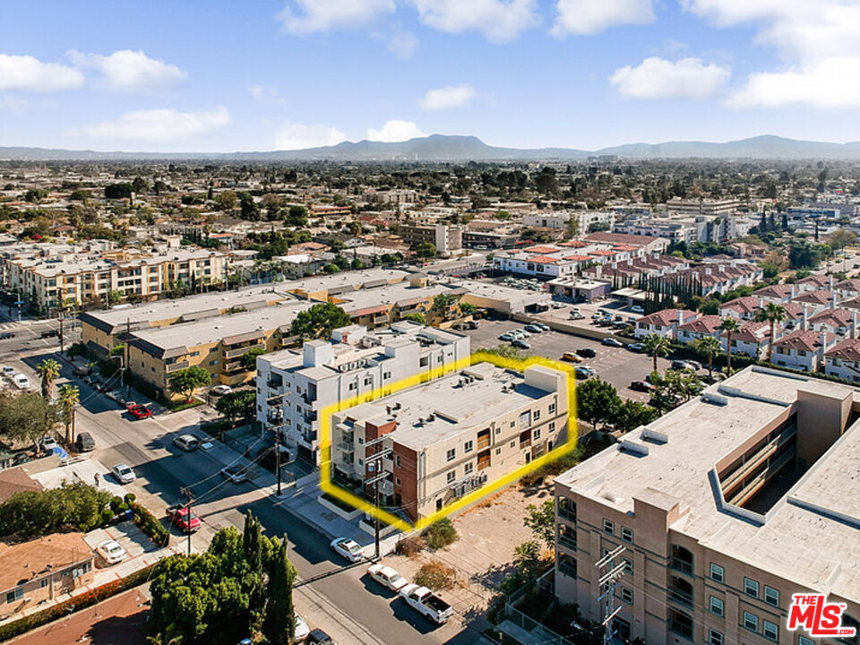 12132 Hart St Unit: 201