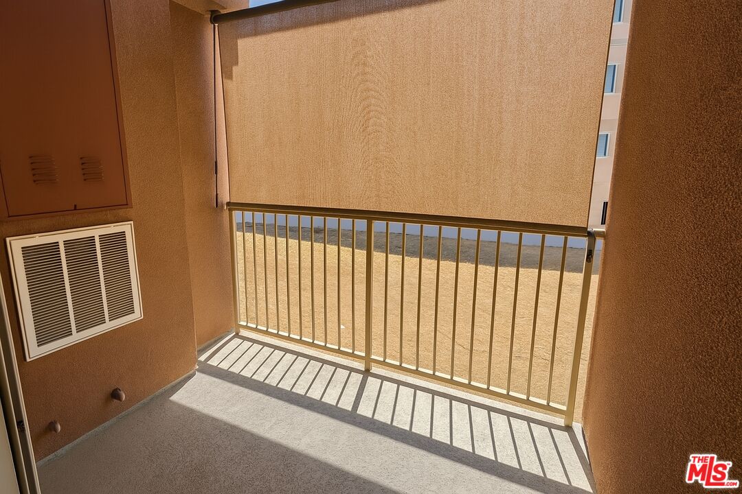 12132 Hart St Unit: 201