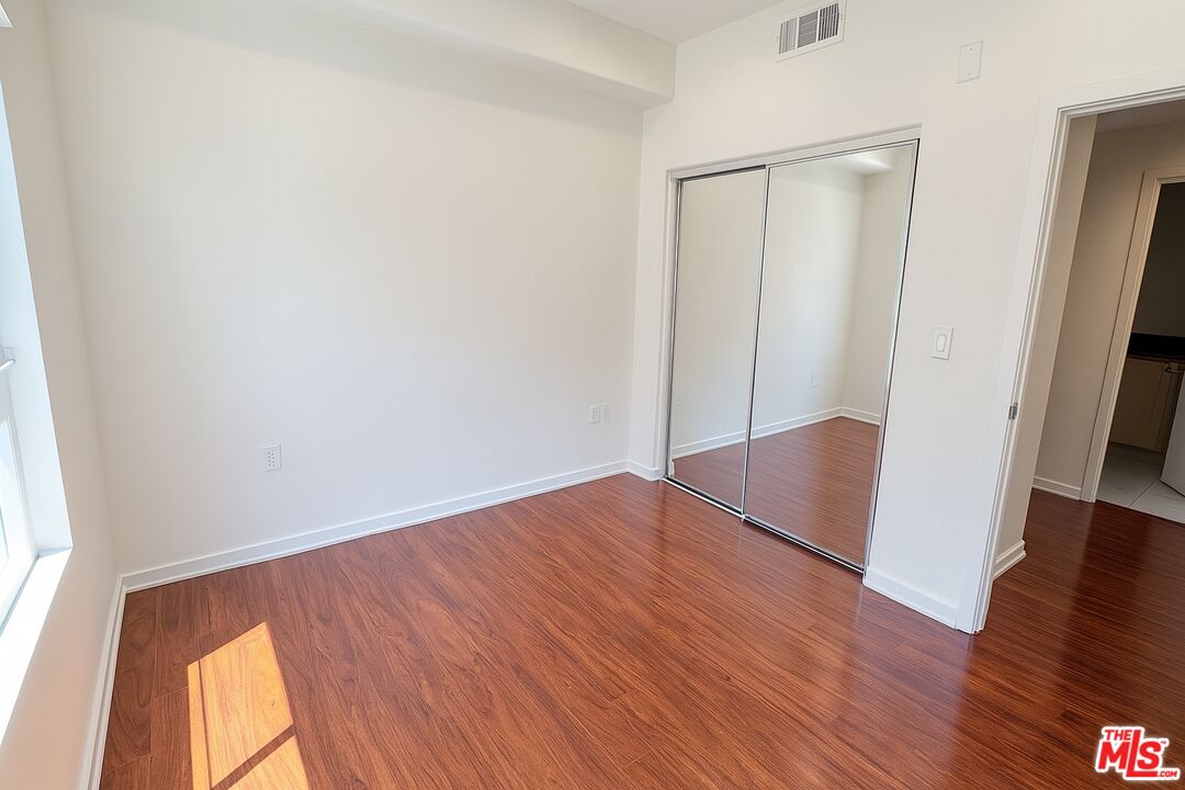 12132 Hart St Unit: 201
