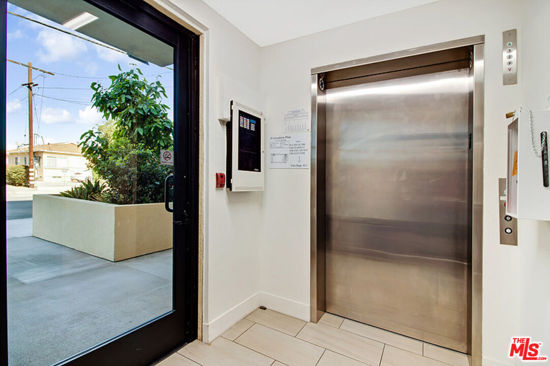 12132 Hart St Unit: 201