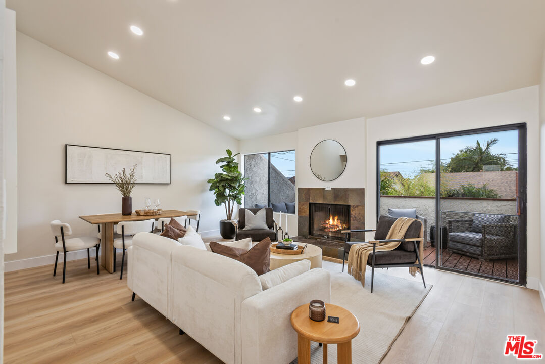 164 W 220th St Unit: 10