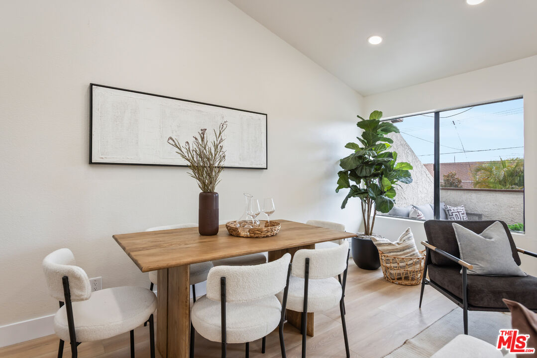 164 W 220th St Unit: 10