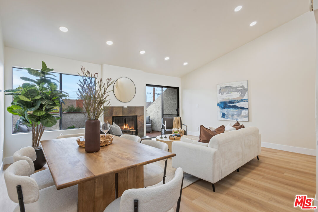 164 W 220th St Unit: 10