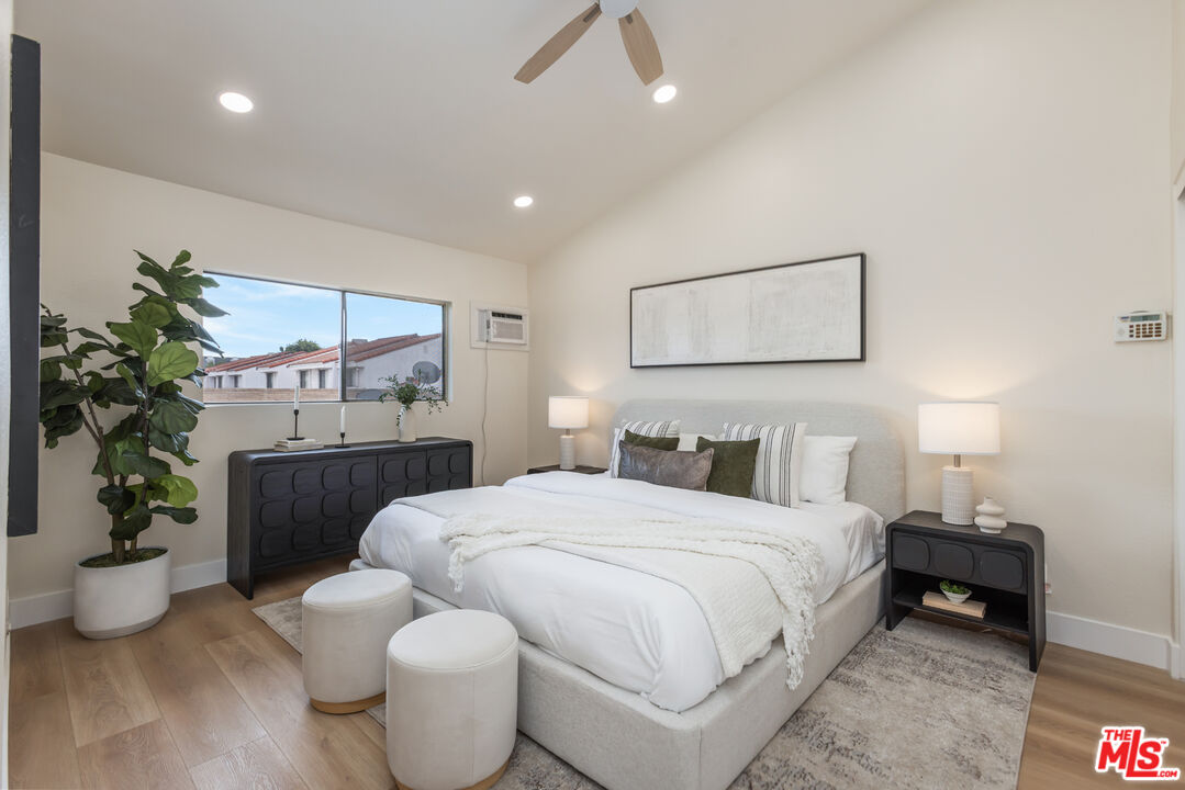 164 W 220th St Unit: 10