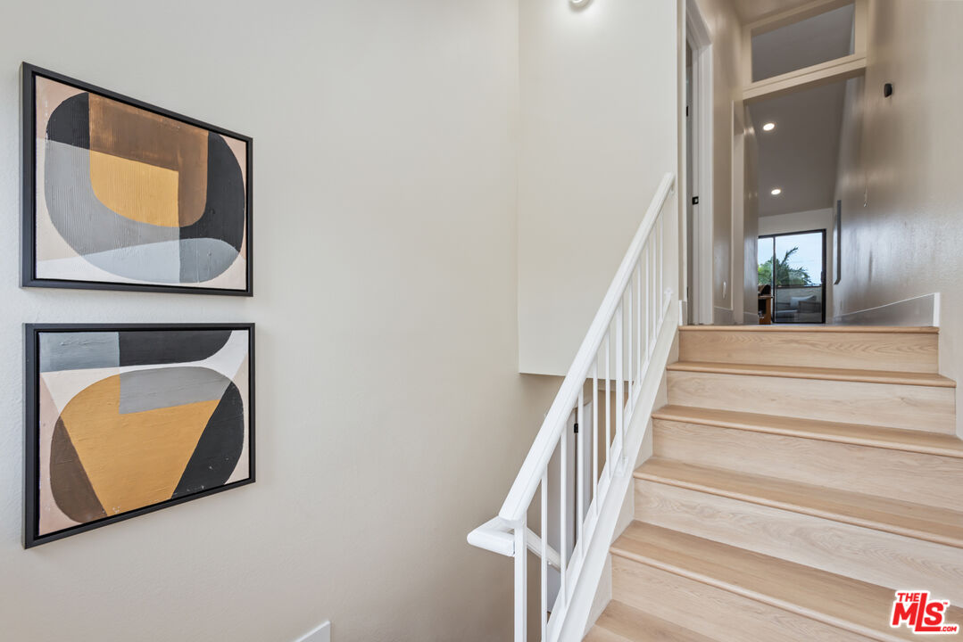 164 W 220th St Unit: 10