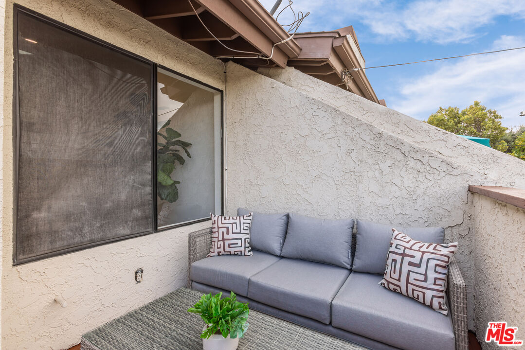 164 W 220th St Unit: 10