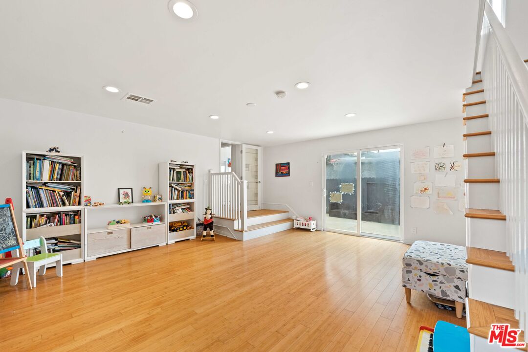 2348 29th St