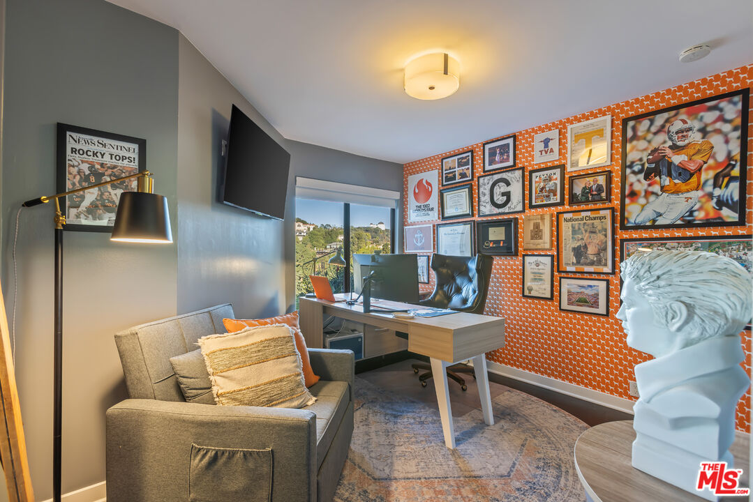 5682 Spreading Oak Dr