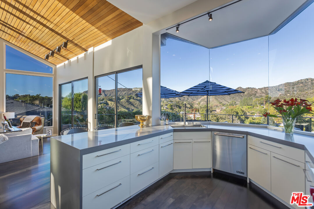 5682 Spreading Oak Dr