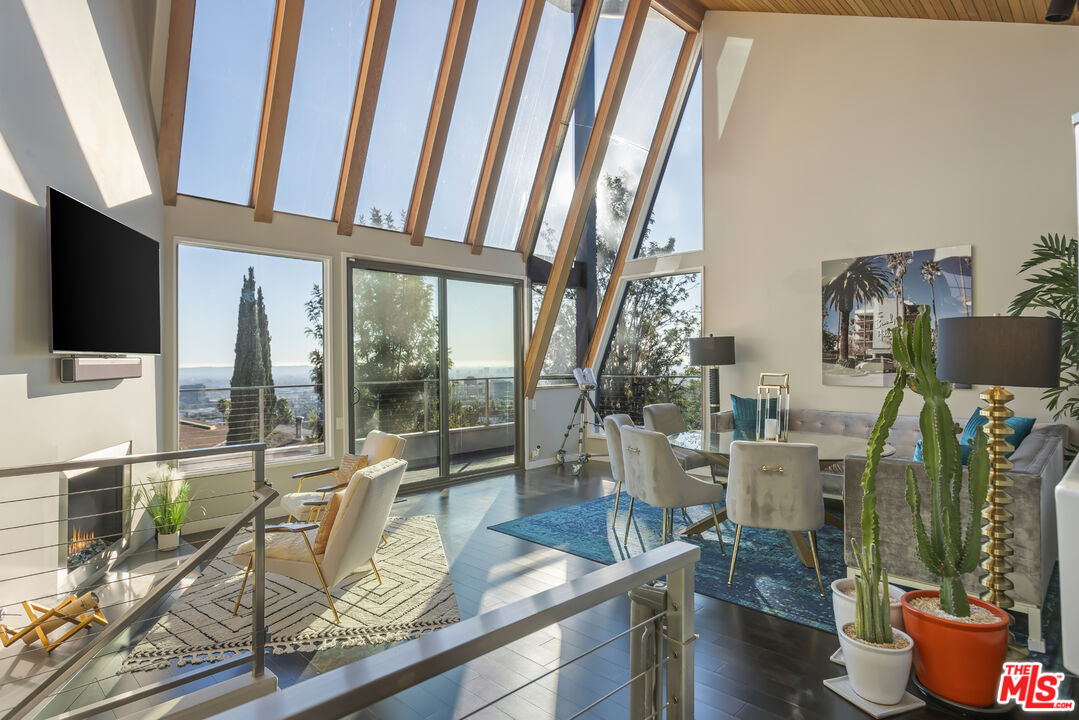 5682 Spreading Oak Dr